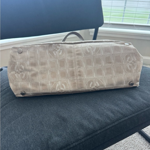 CHANEL Nylon Medium Travel Tote - Picture 3 of 6